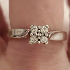 10k wg diamond cluster engagement ring
